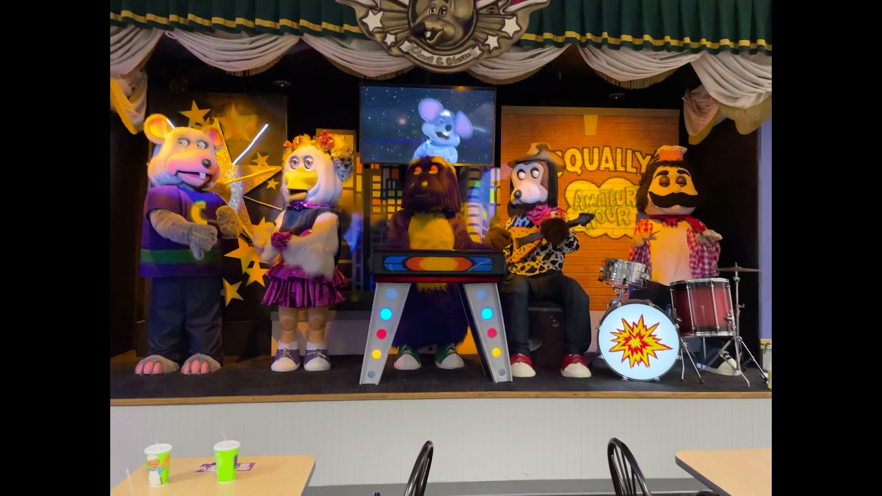 Chuck E. Cheese - Out of this World (Animatronic Performance)