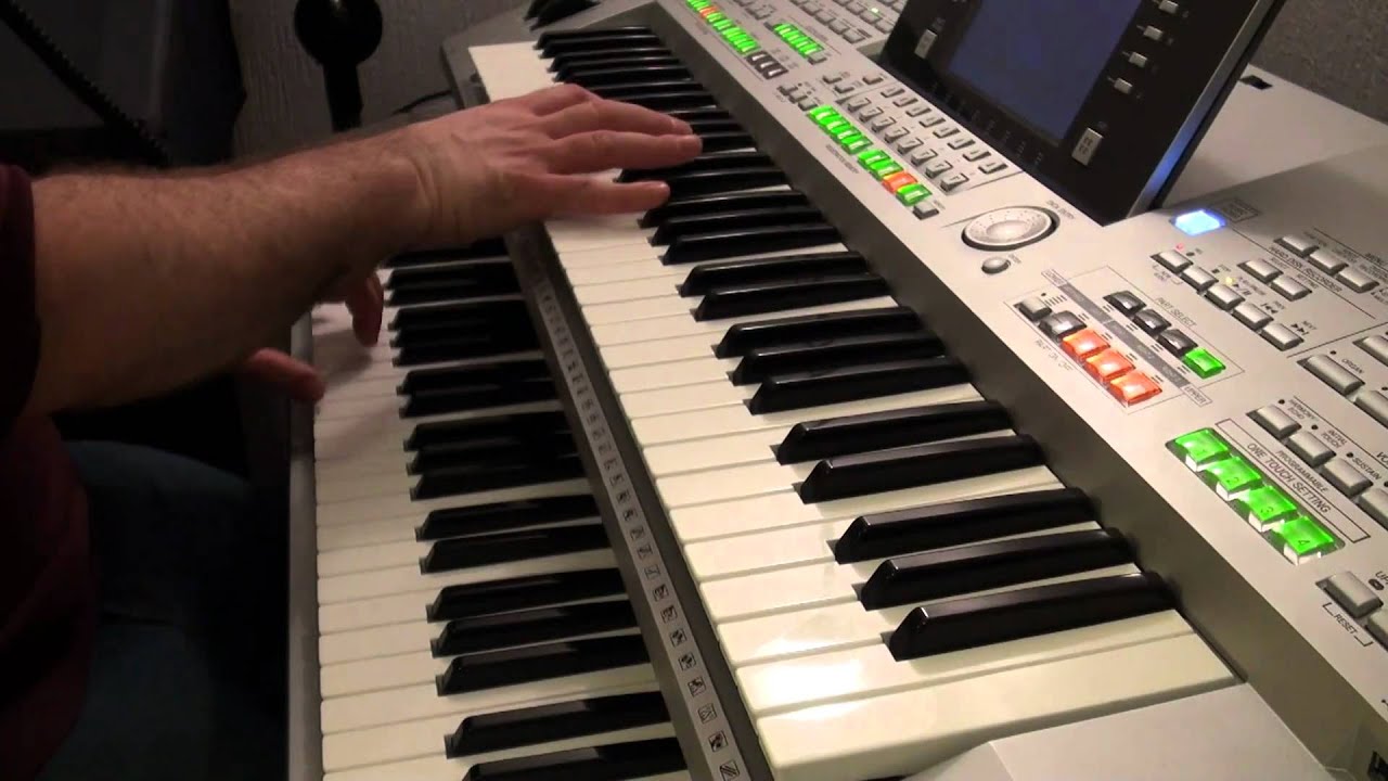 Tyros 2 ~ Trolley song ~ Theatre Organ ~ TTT ~ TOIAB