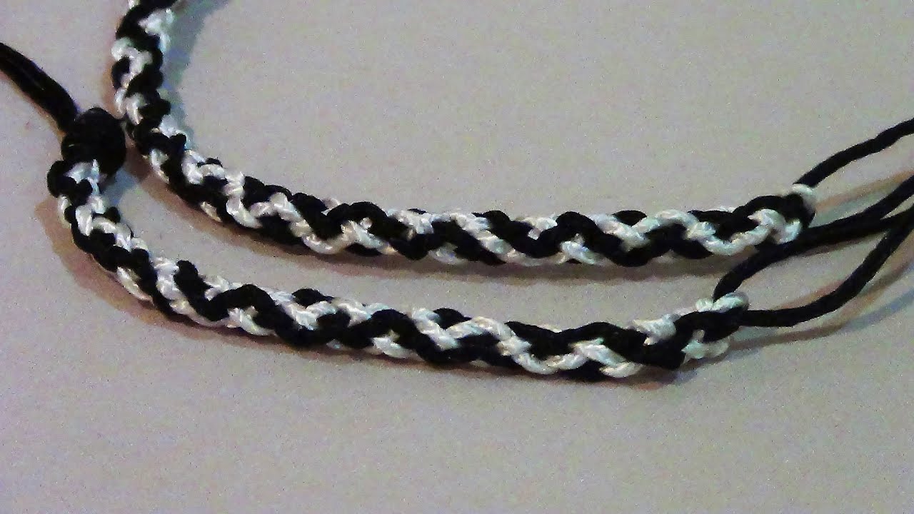 Pulsera Kumihimo zig zag blanca y negra