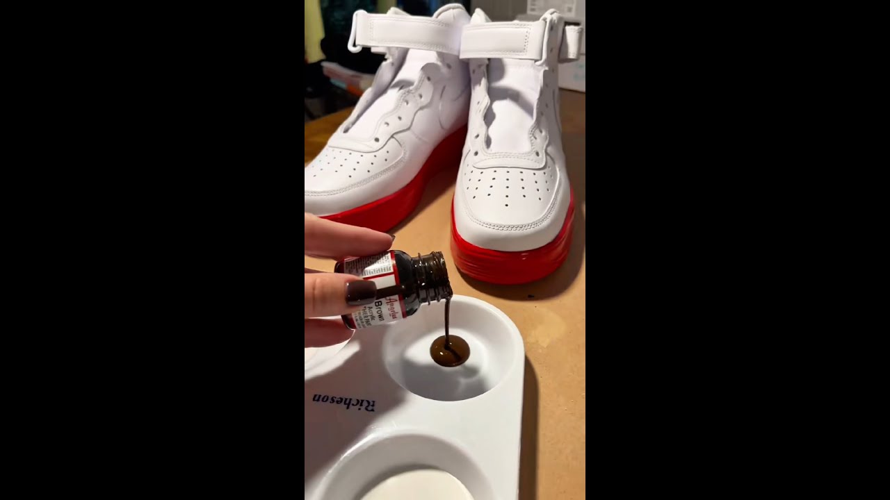 Painting these Nike AF1s!