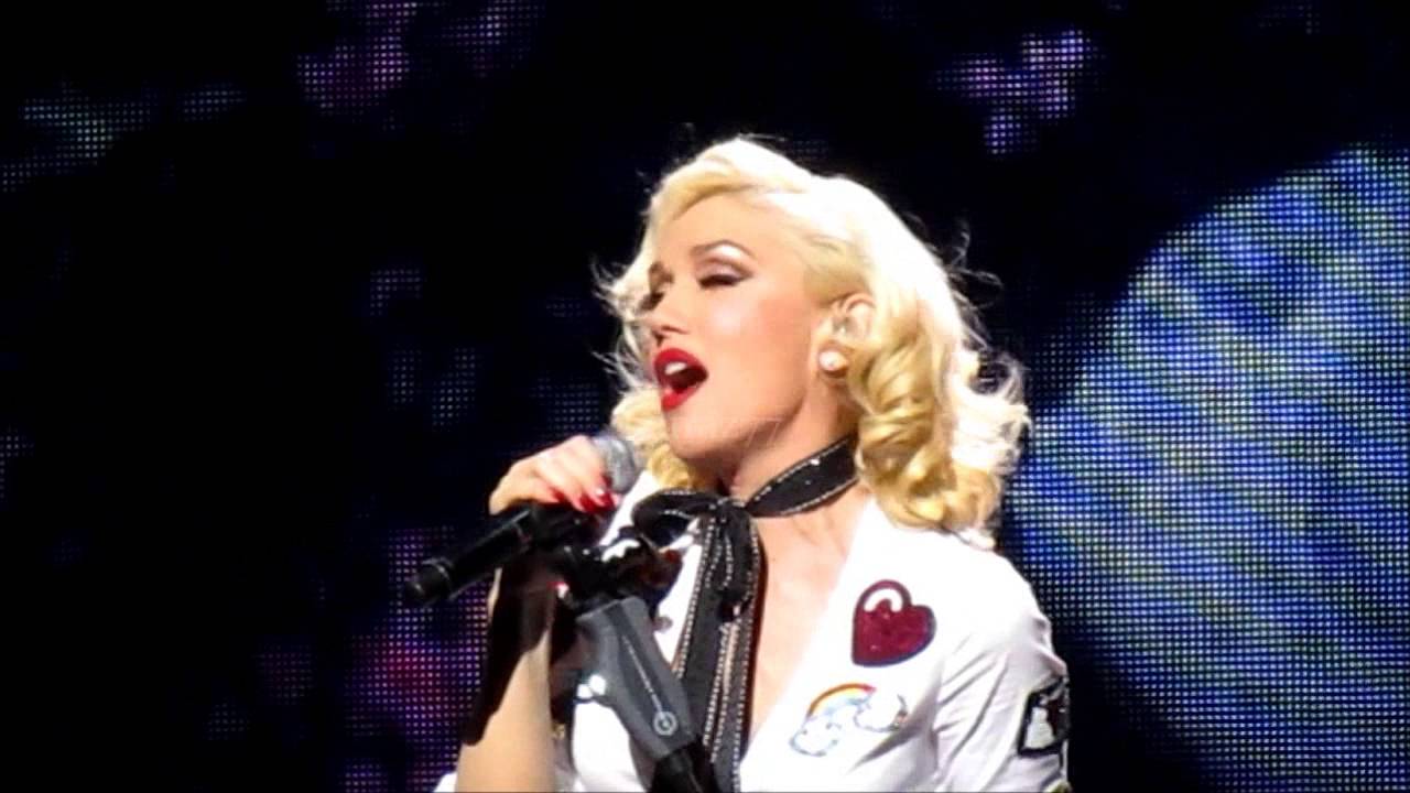 Gwen Stefani performing Early Winter