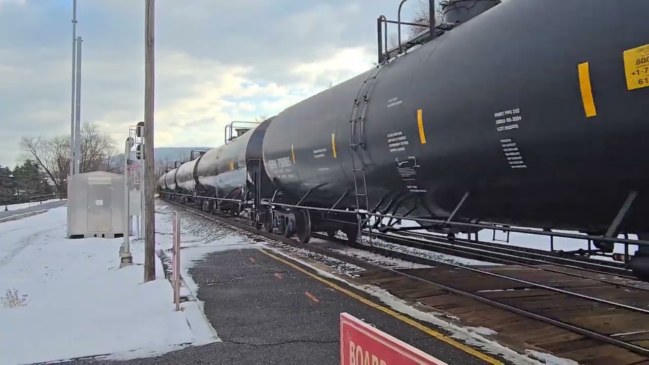 Norfolk Southern freight trains at Lewistown, PA (01/22/2026)