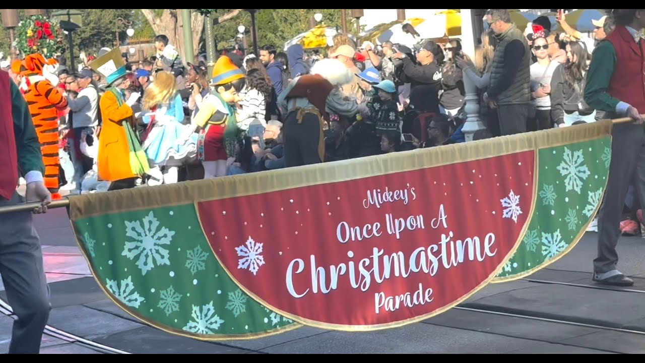 LAST CHANCE to see TALLY DISNEY ELF in NEW! 2024 DISNEY CHRISTMAS DAY PARADE in 4K featured on ABC