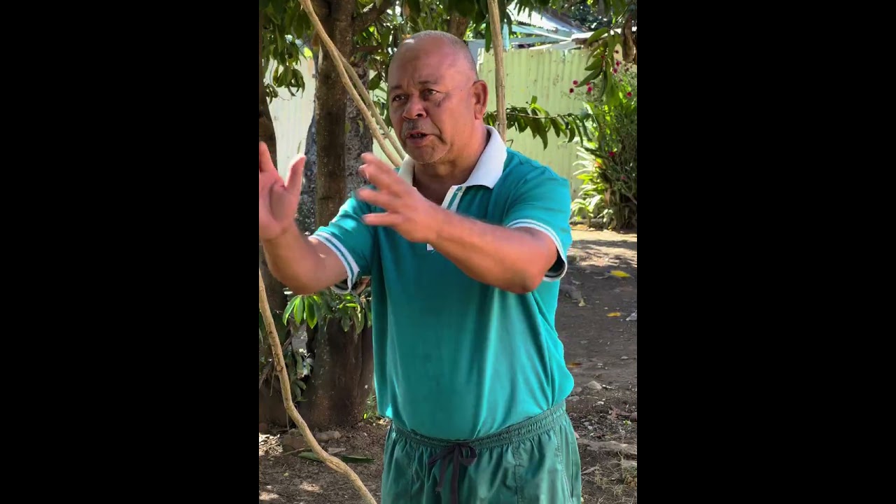 Hijo le quita la comida de la boca a su papa por esta razón y le sucede algo inesperado