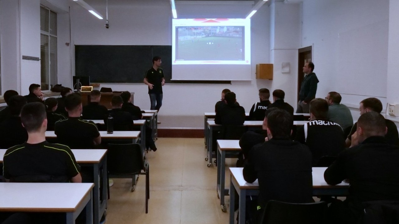 El arbitraje de Autonómica prepara el final de temporada con un seminario de su responsable técnico