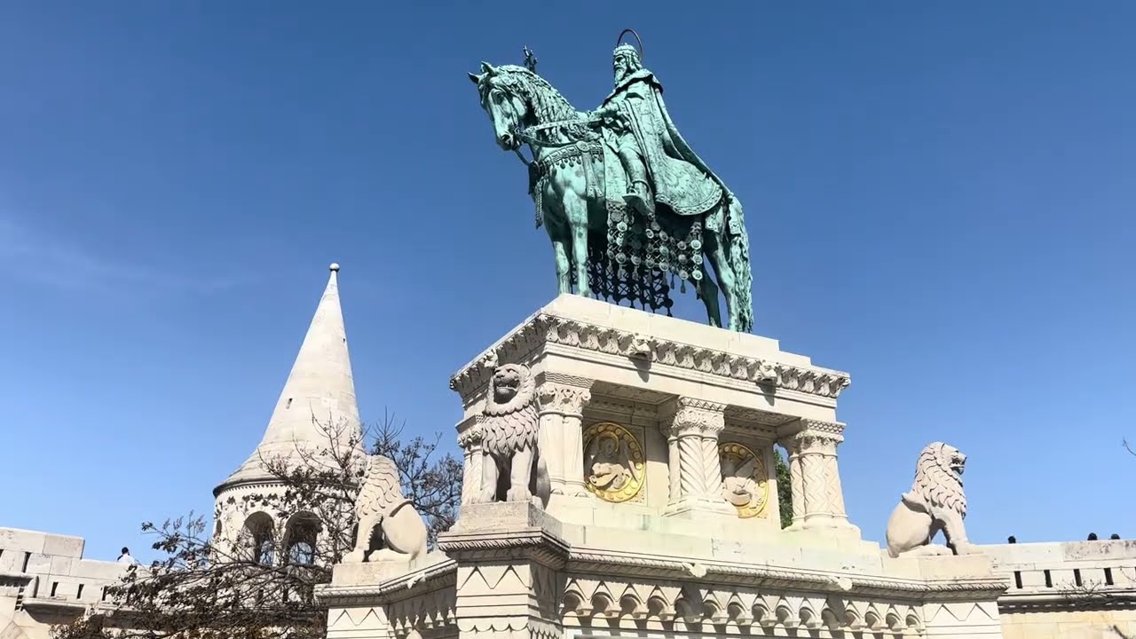 Haydi! Budapeşte’deki Matias Kilisesi ve Aziz Üçlü Anıtı’nı Gezelim.