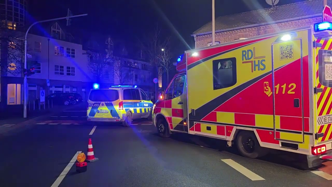 Wegberg -  PKW Fahrer kracht in eine Hauswand