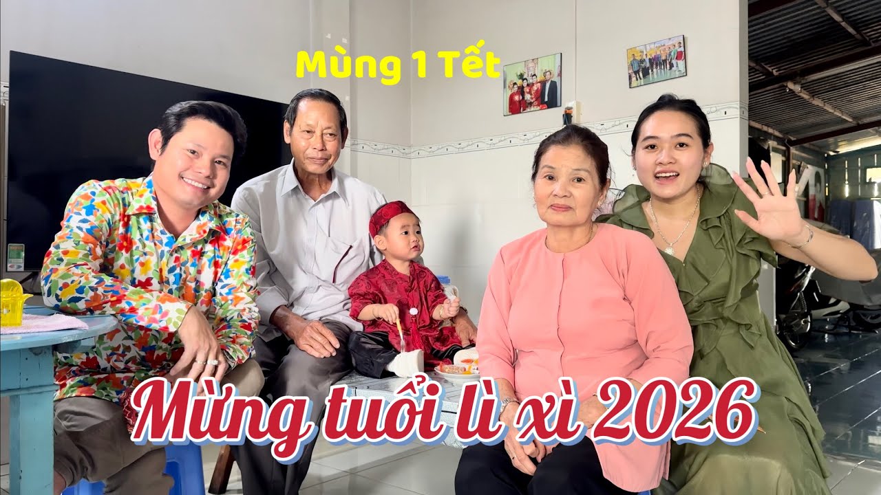 Mùng 1 Canxi về mừng tuổi ông bà nội mặt đồ đẹp quá trời 