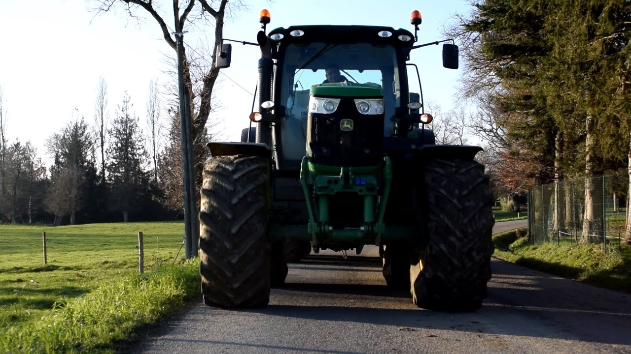 Un John Deere 6210r et une Rollspeed 3 essieux au transport de fumier !
