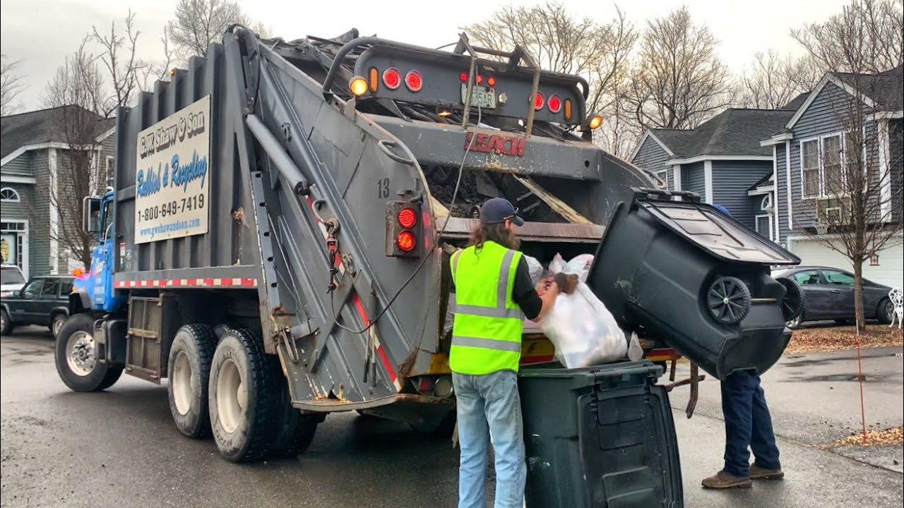 Old 90's Mack DM Leach Packmaster Garbage Truck