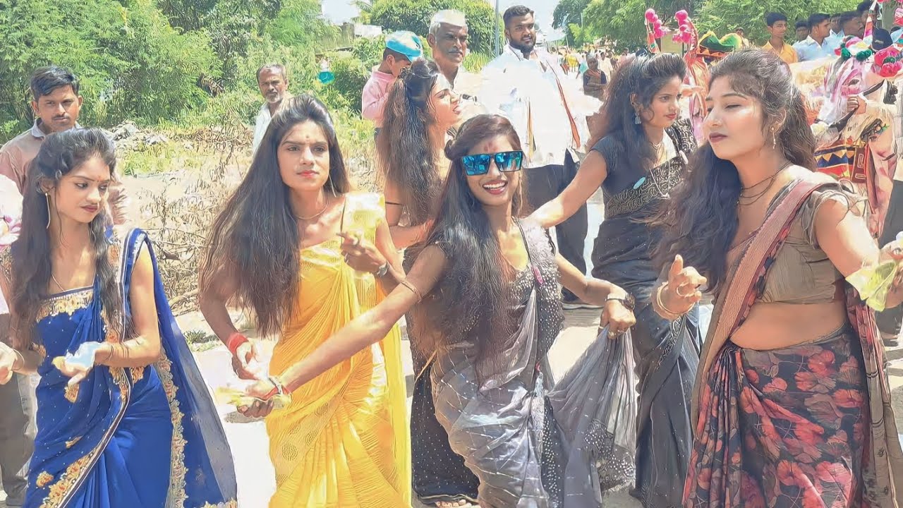 😎 काजल च्या डान्स ने अख्या गावाला वेड लावले 😎 फुल्ल मार्केट जाम केलं