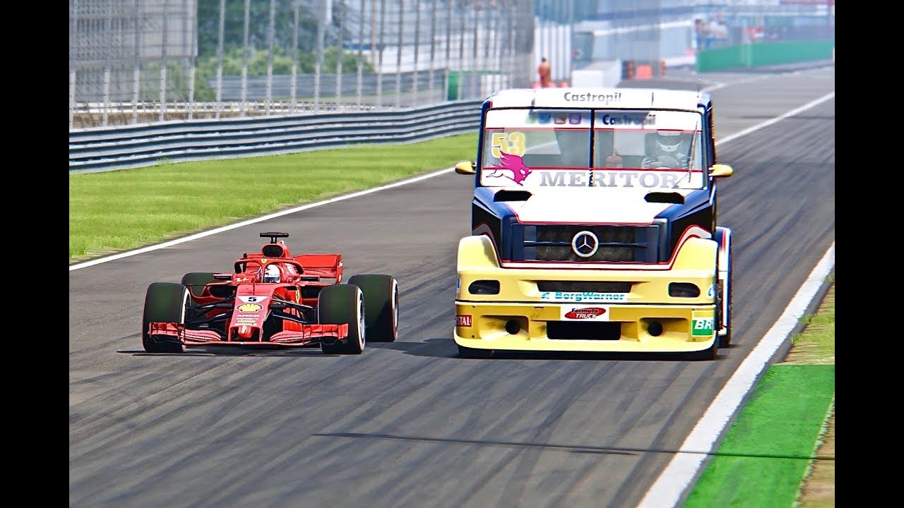 Ferrari F1 2018 vs Formula Truck Mercedes  - Monza