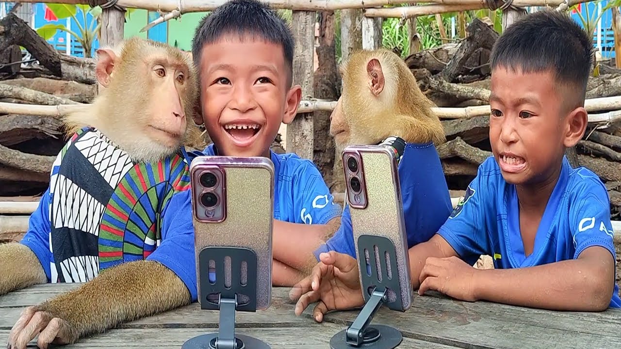 SokYaa And Abii LEARN to Take Selfies with Kids - HILARIOUS RESULTS!