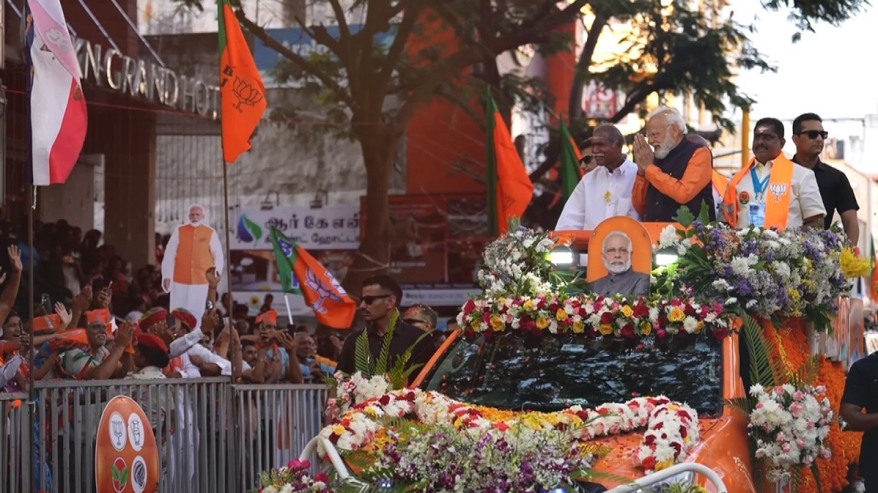 Massive turnout for PM Modi&rsquo;s roadshow in Puducherry! Check out the amazing visuals..