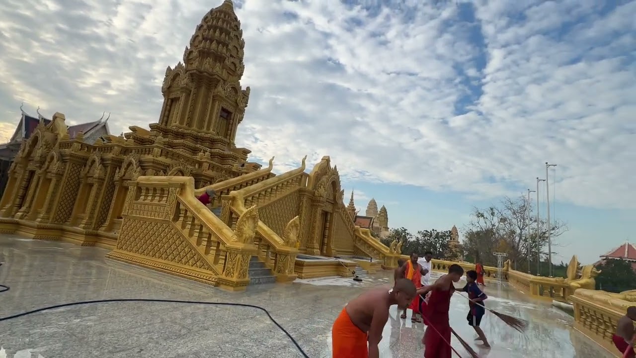 ជិតដល់ថ្ងៃបុណ្យឆ្លងហយនាំលោកសម្អាតមហាចេតិយ៌