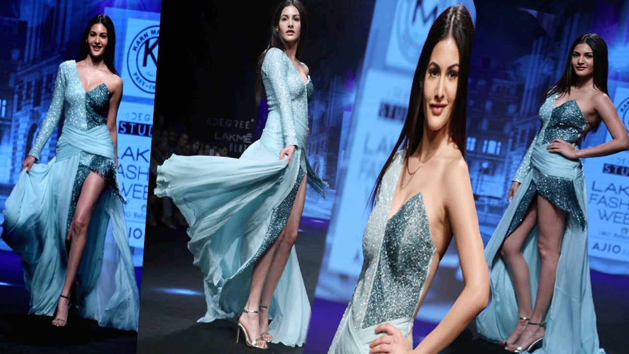 Karan Malhotra || Amyra Dastur Walks Ramp For Designer Karn Malhotra At LFW Summer ||