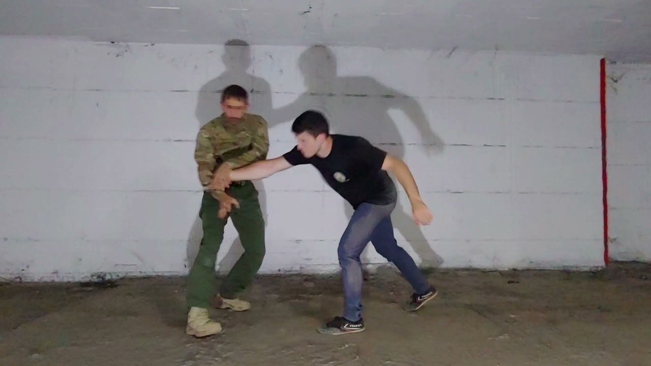 How to Defend Against a Straight Knife Attack