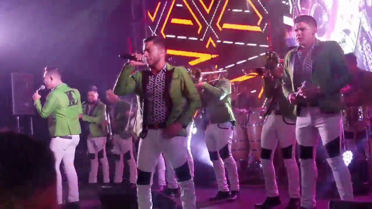 Puros éxitos Banda Carnaval en vivo,rolas perronas pa pistear,puras románticas,bandas perronas