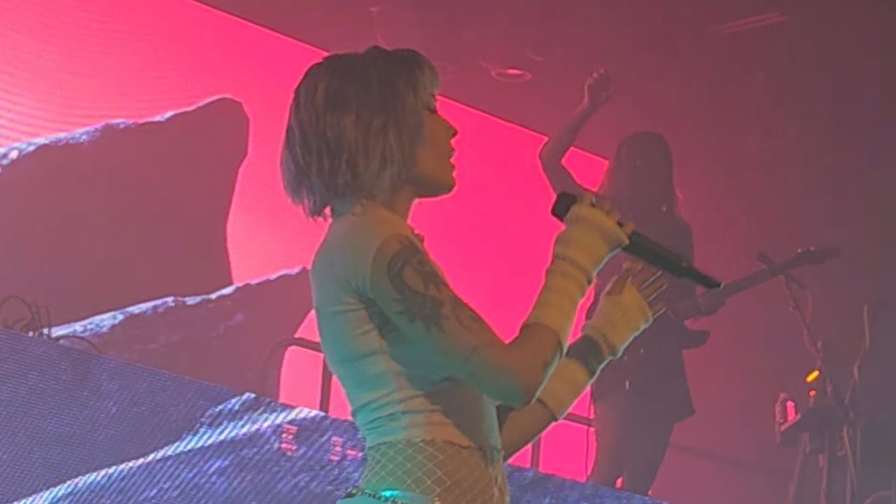 Halsey - Badlands - Philadelphia (10/29/2025)
