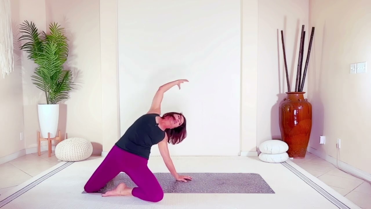 20 minute Root Chakra Yoga Flow Class | Grounding Warm-Up for Stability & Strength
