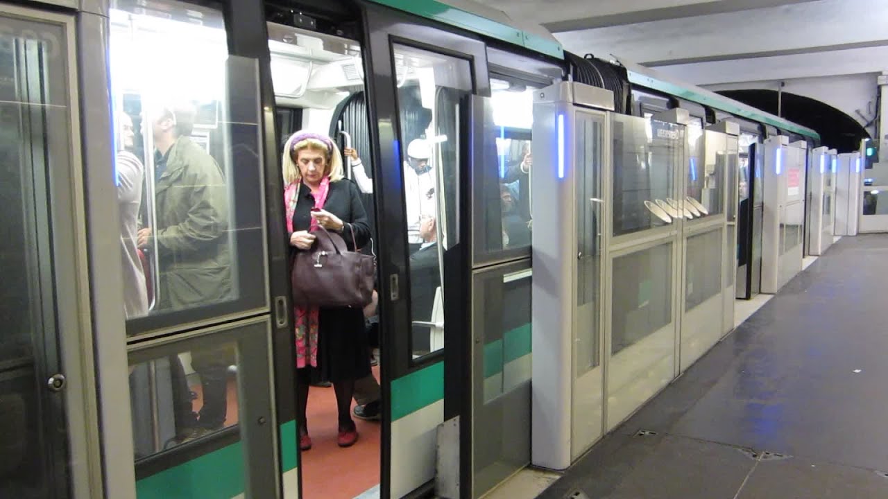 [Paris] MP05 Métro 1 - Champs Elysées Clemenceau