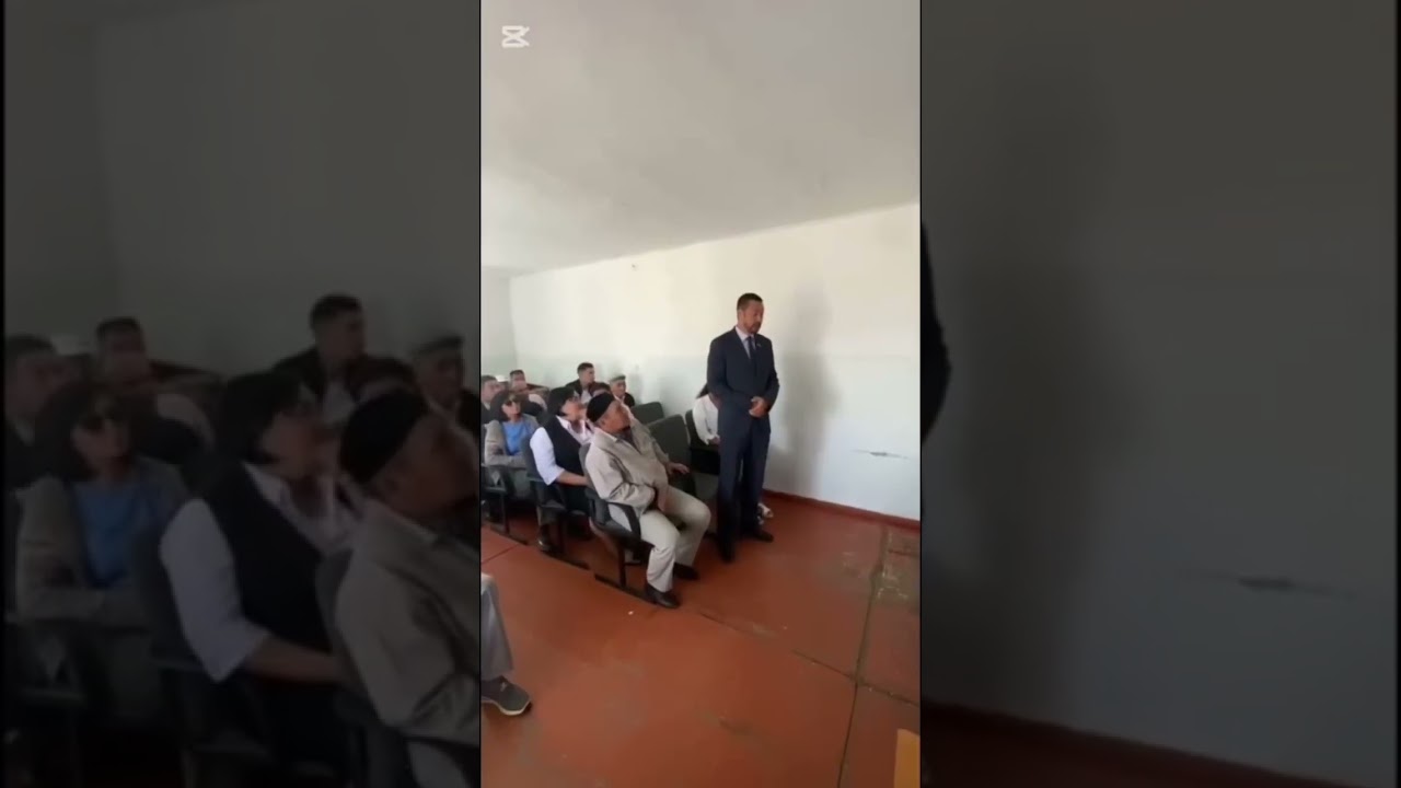 Ақши ауылындағы жиналыс