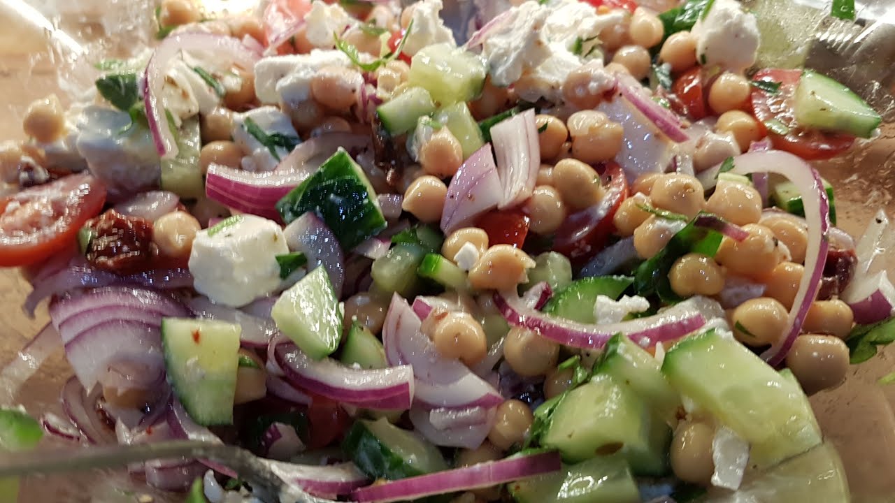 Najlepsza Sałatka z Ciecierzycy The Best Chickpea Salad