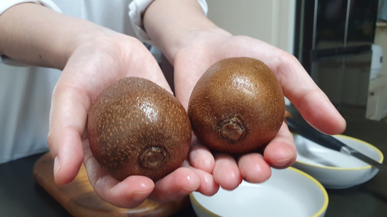 첨단공포증러 키위깎기