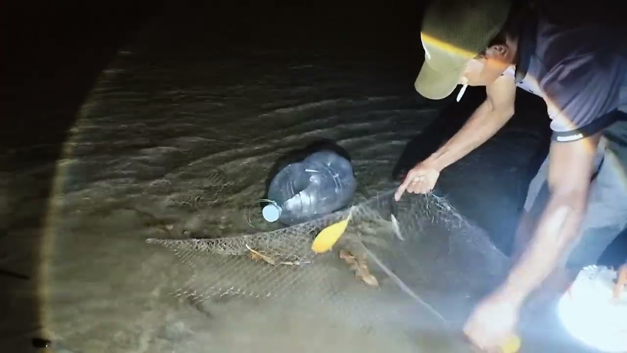 MALAM-MALAM BERBURU KEPITING, KERANG, GURITA DAN IKAN.