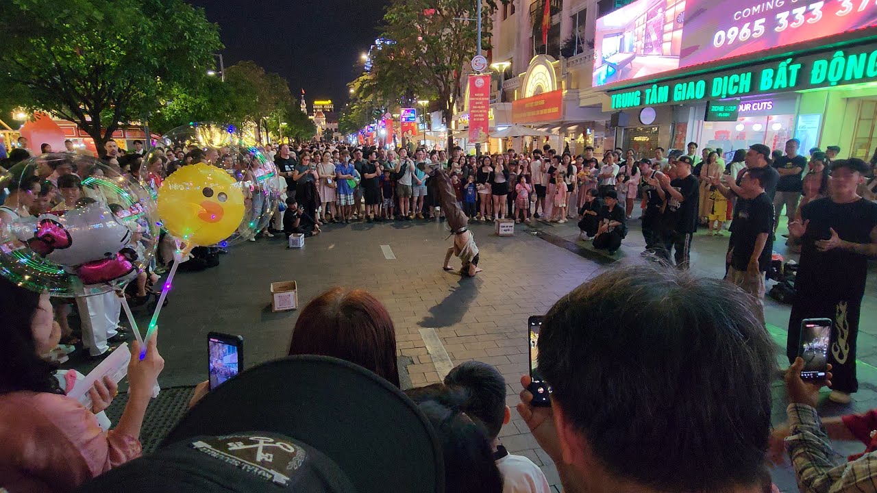 AMAZING | Street Dancers | Đường Hoa Nguyễn Huệ 2026