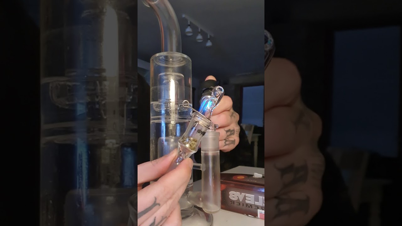 Elev8r Vaporizer bubbler blaze