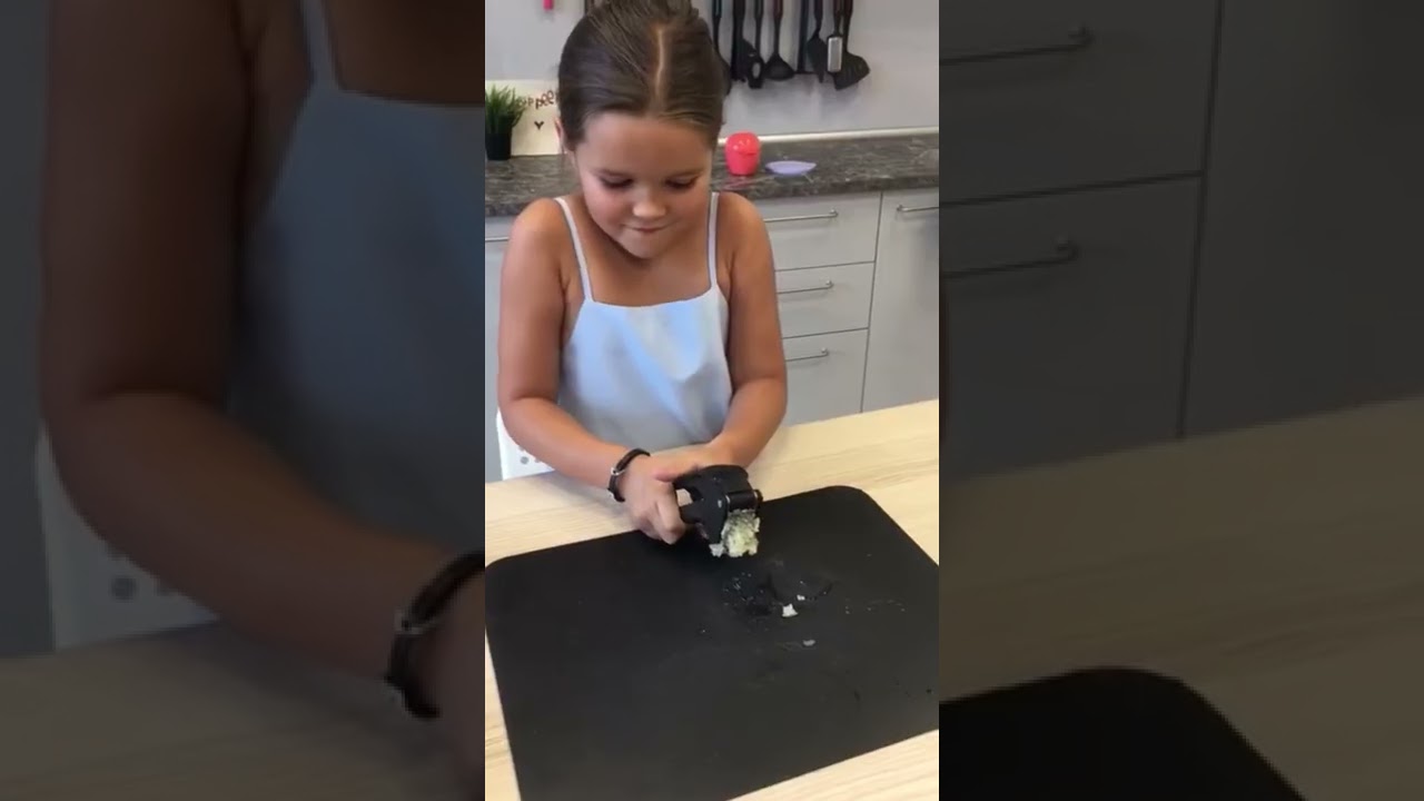 Дети & Tupperware #Чесночница