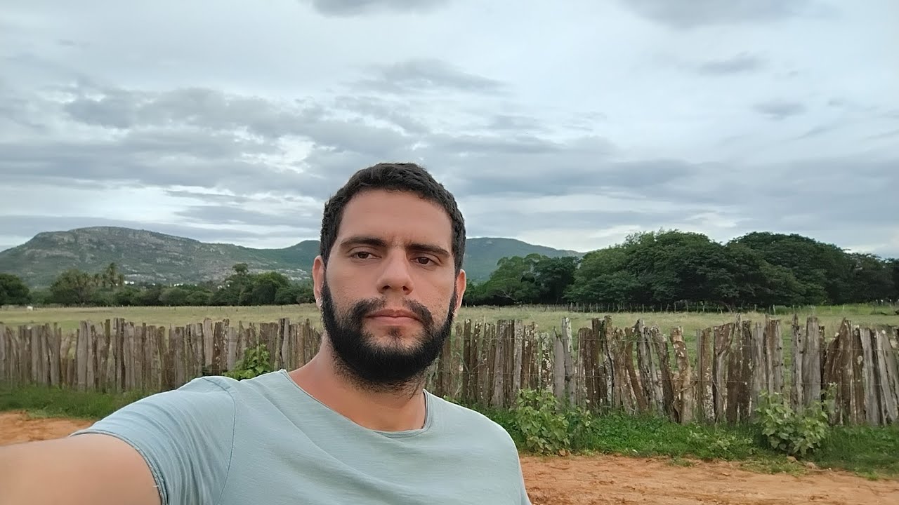 MEU PRIMEIRO VÍDEO DE ASMR NO CANAL!!!