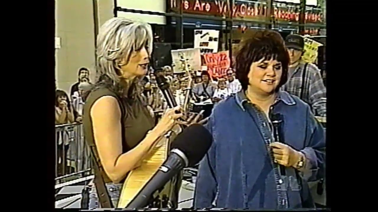 Emmylou Harris + Linda Ronstadt interview on 