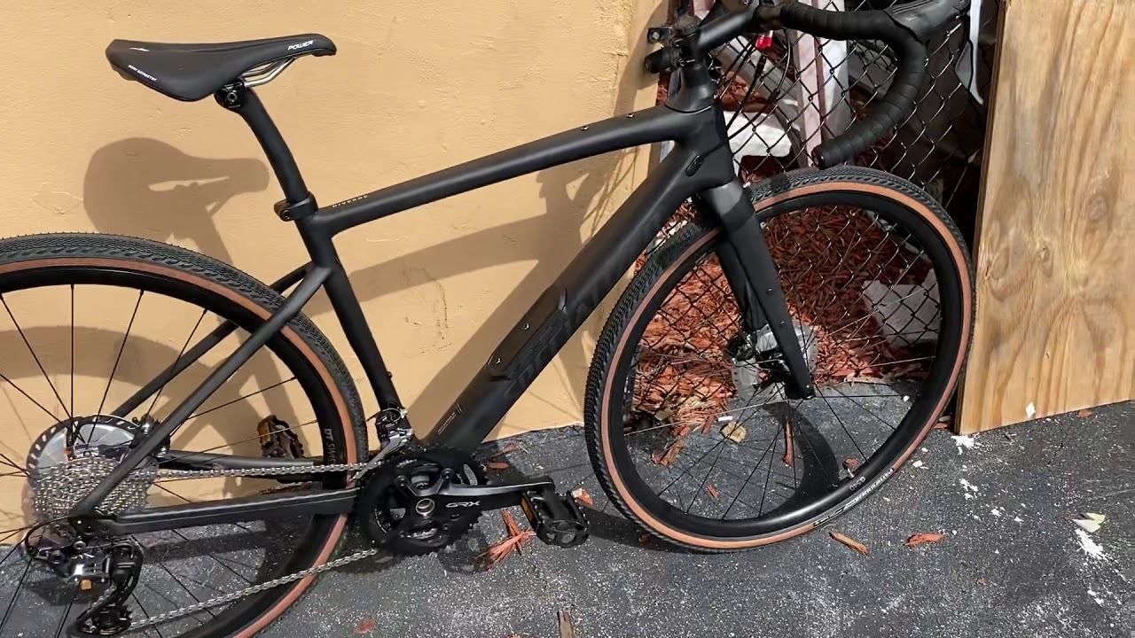 2021 specialized Diverge Comp Carbon. This bike does it ALL!!!! GRAVEL BIKE!
