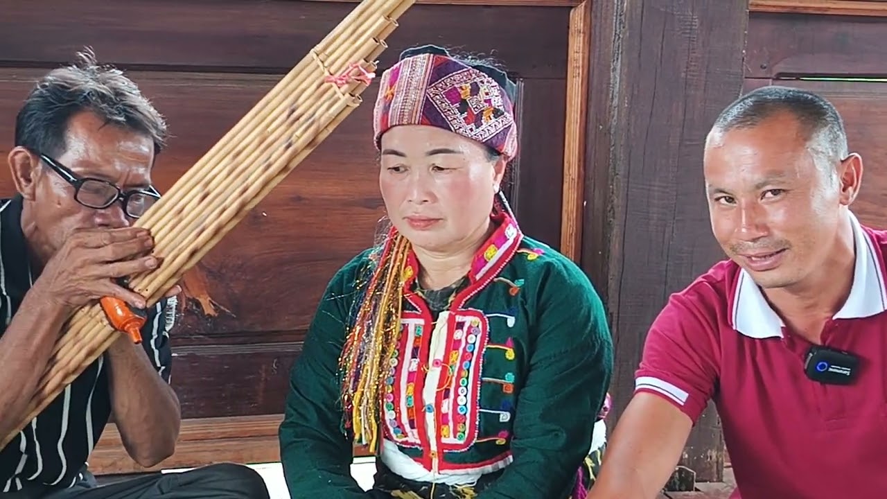 ໝັ້ນກູ້ງ ປະທະ ສາວໝໍລຳນ້ຳຢ້າງ