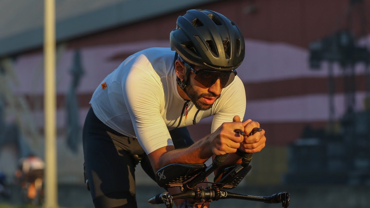 pedalando no percurso do IRONMAN 70.3 do rio de janeiro