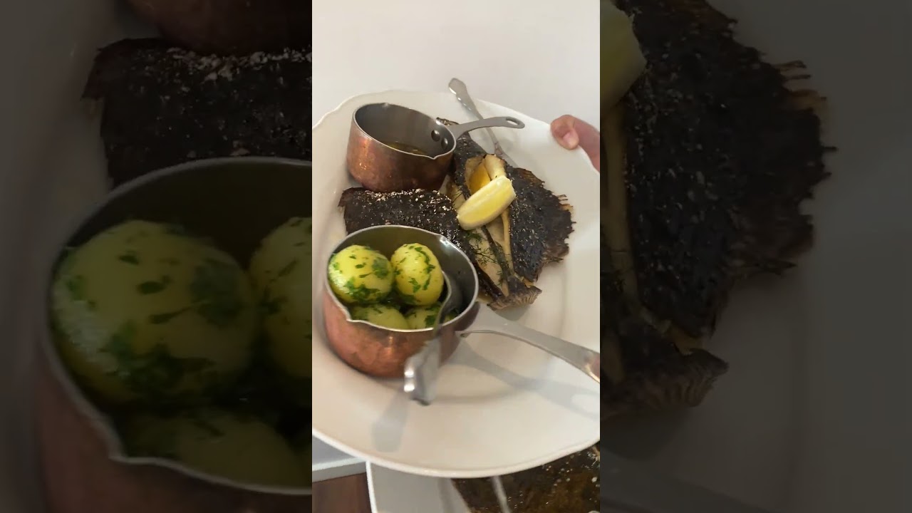 Pighvar, brunet sm&oslash;r og kartofler - V&aelig;rftet restaurant og bar