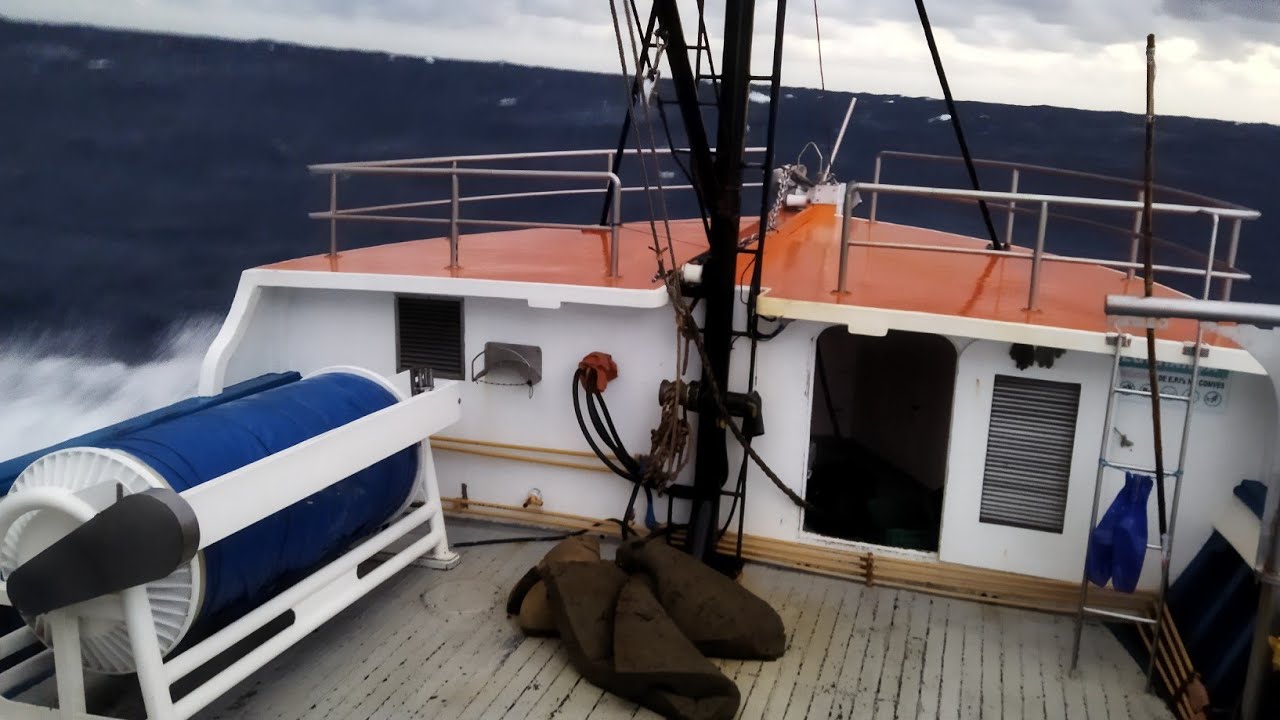 BARCO DE PESCA LUXUOSO EM SC