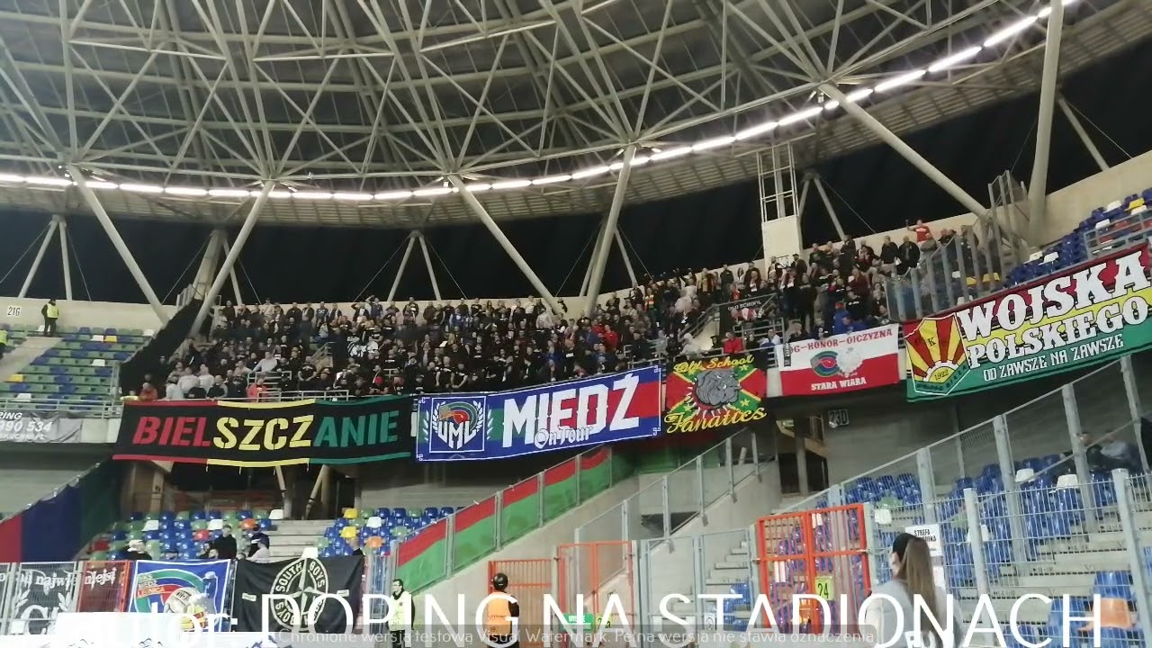 Kibice Miedzi i BKS Skandują Dla Ukrainy "Ruska ku