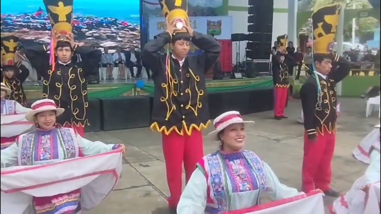 En la presentación de SAN MIGUEL DEL FAIQUE PIURA  comla agrupación C A F RAÍCES LATINAS 