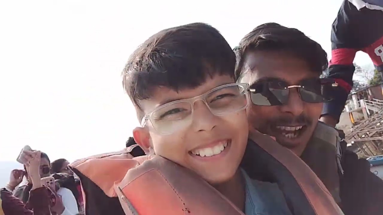 মাসানজোর ঘুরতে এসে ছিলাম। একটা ফ্যামিলি পিকনিকে।