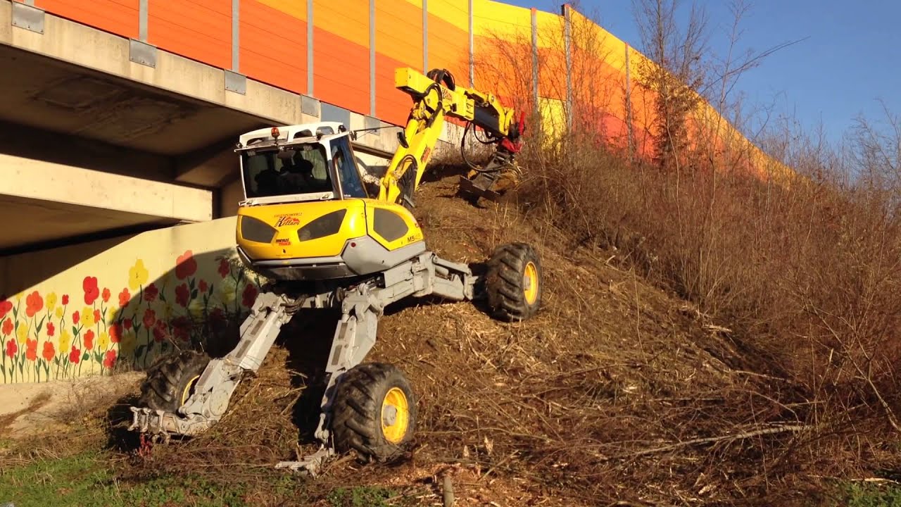 Menzi Muck im Einsatz www.gruka-landmaschinen.com