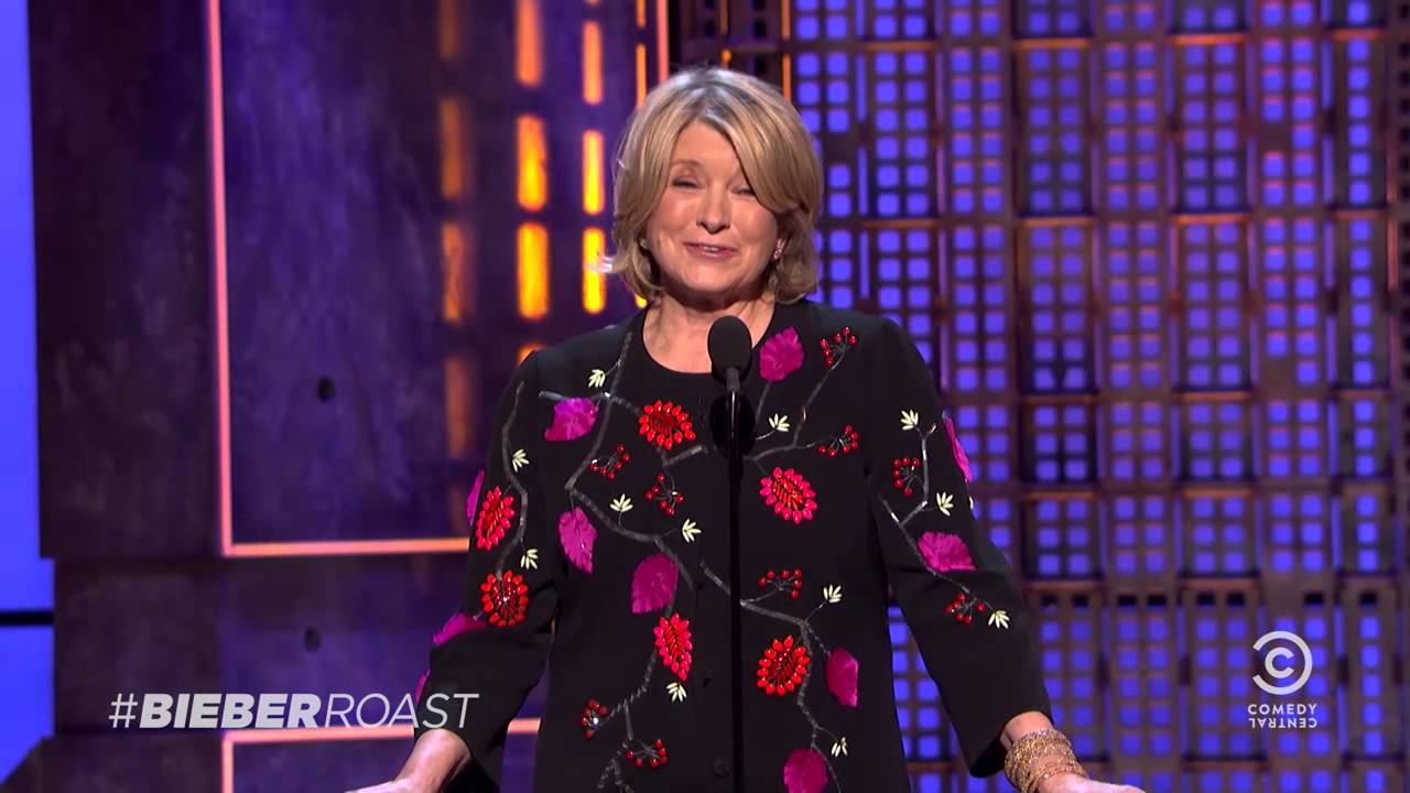 COMEDY CENTRAL ROAST OF JUSTIN BIEBER: MARTHA STEWART - MAKING BROWNIES WITH SNOOP DOGG