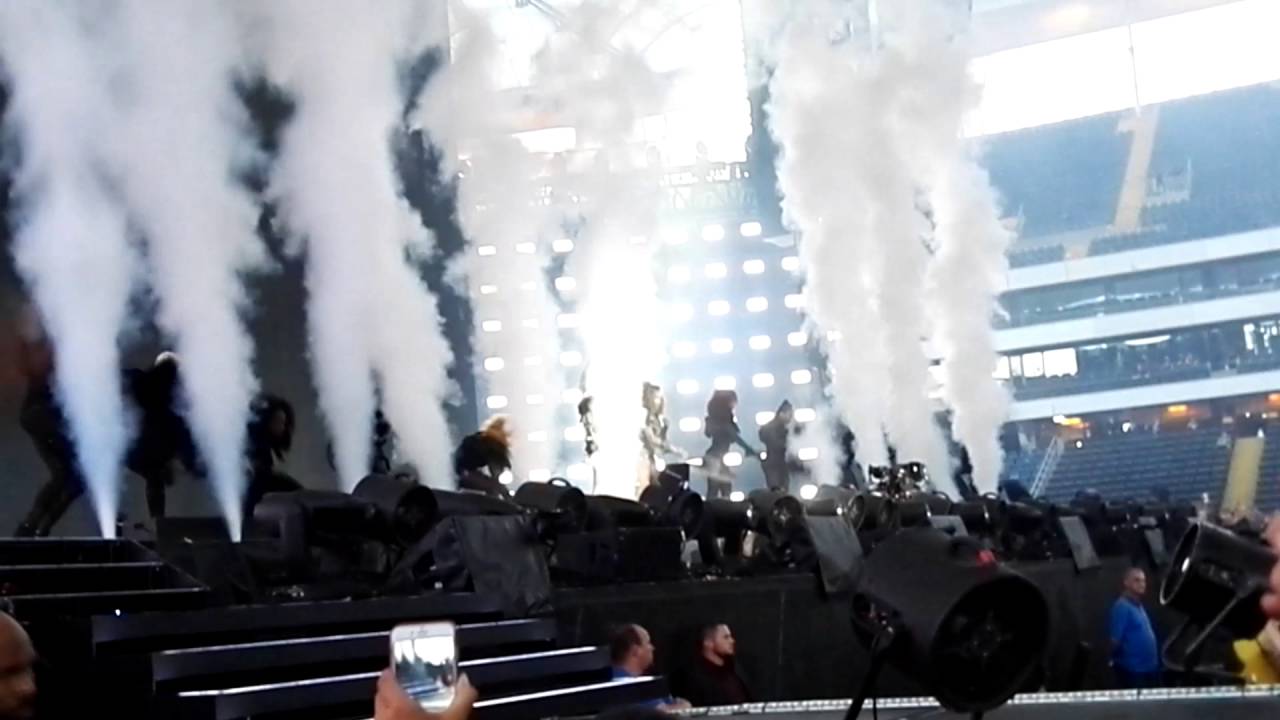 Beyoncé - Formation Opening