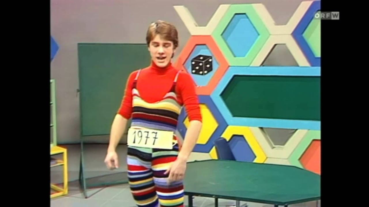 Christoph Waltz singing on 