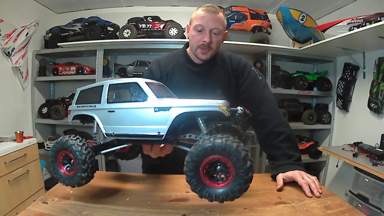 rcgarage68 unboxing axial crawler