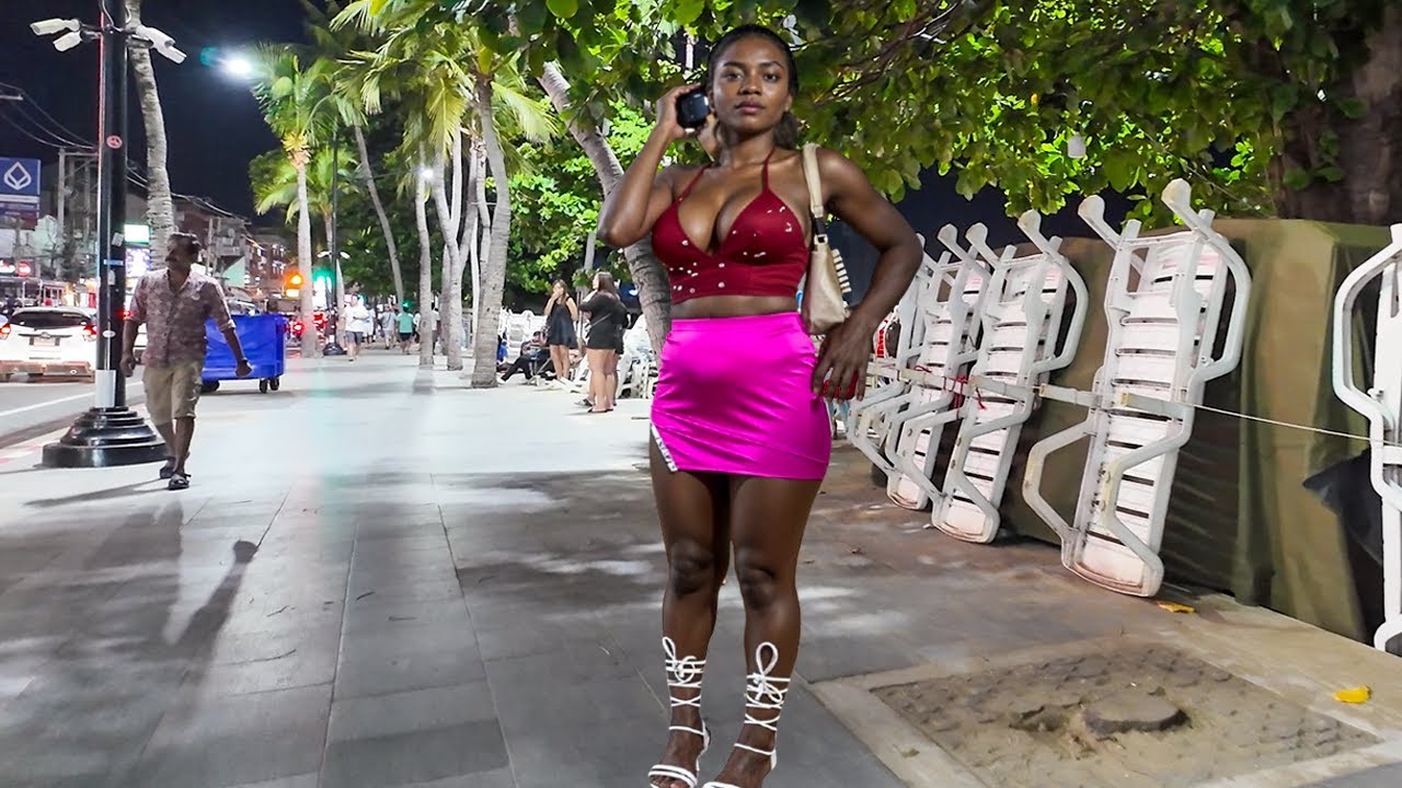 Pattaya Beach Road Irresistible Freelancers! September 2025