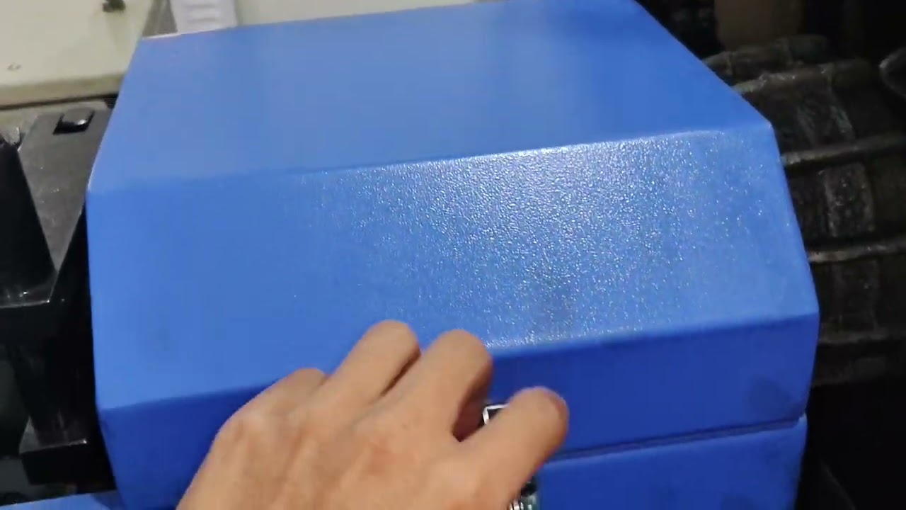 Hydraulic bar feeder