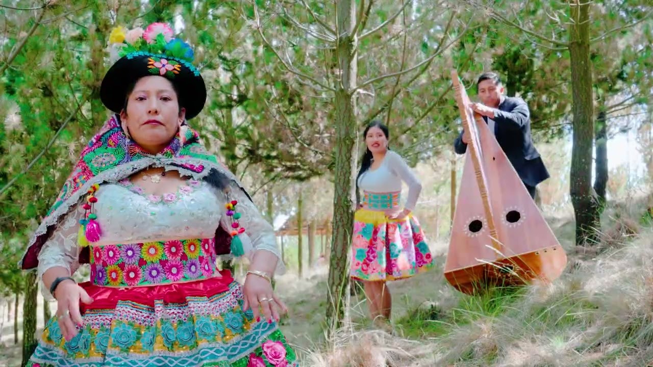 Rosalinda Del Amor - Cuatro Caminos ( Video Oficial 4K ) 2025